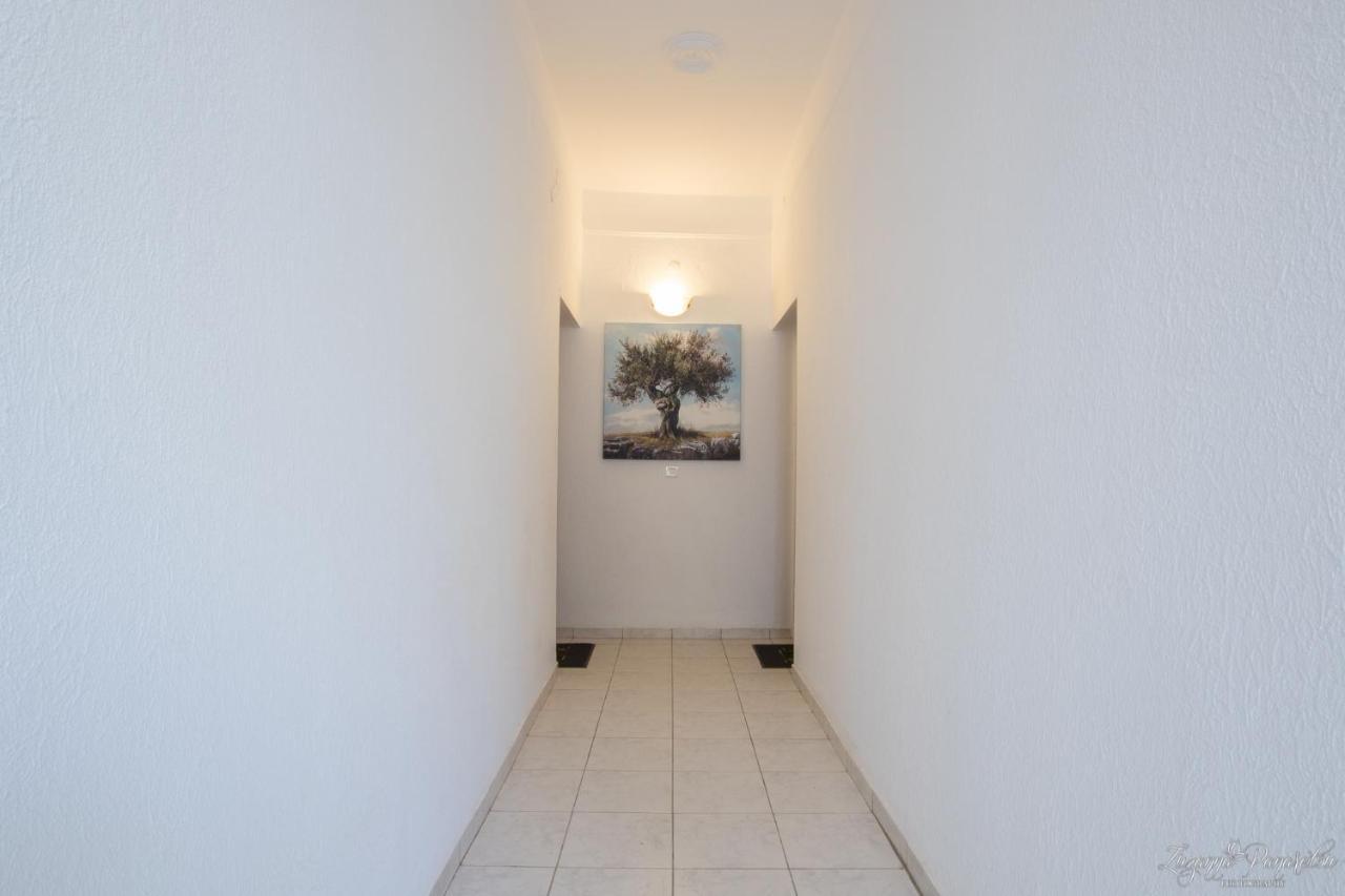 Pier Apartments การ์ปาตอส ภายนอก รูปภาพ